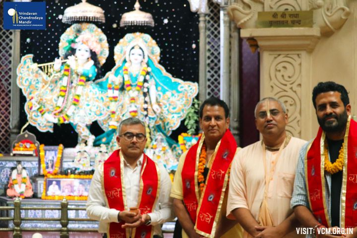 'Lakshman' from Ramanand Sagar's <i>Ramayan</i> visits Vrindavan Chandrodaya Mandir